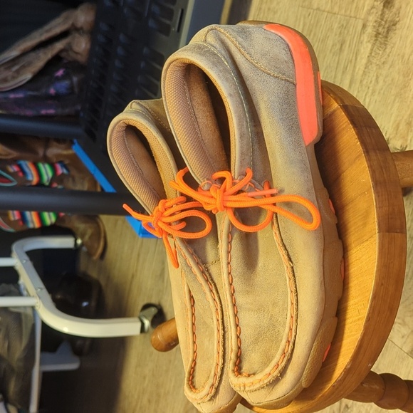 Men's twisted x bomber driving moccasin size 5 and 1/2. - Picture 3 of 4